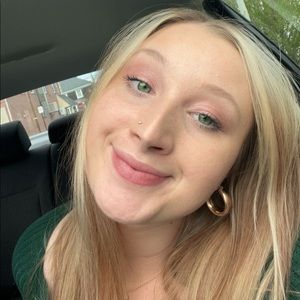 Meet your Posher, Rebekah